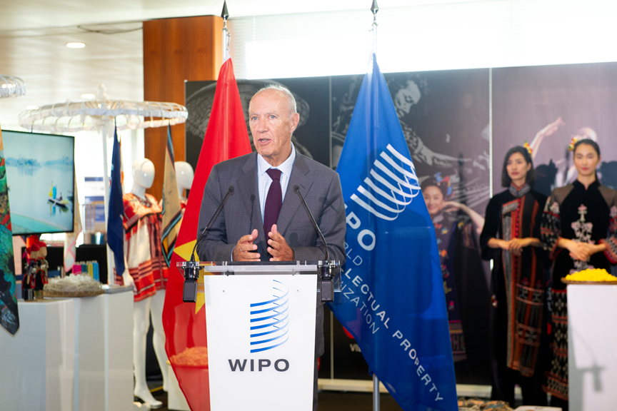 Khai mạc triển lãm “Việt Nam – sắc màu của thổ cẩm và lụa truyền thống” bên lề Đại hội đồng WIPO 2019