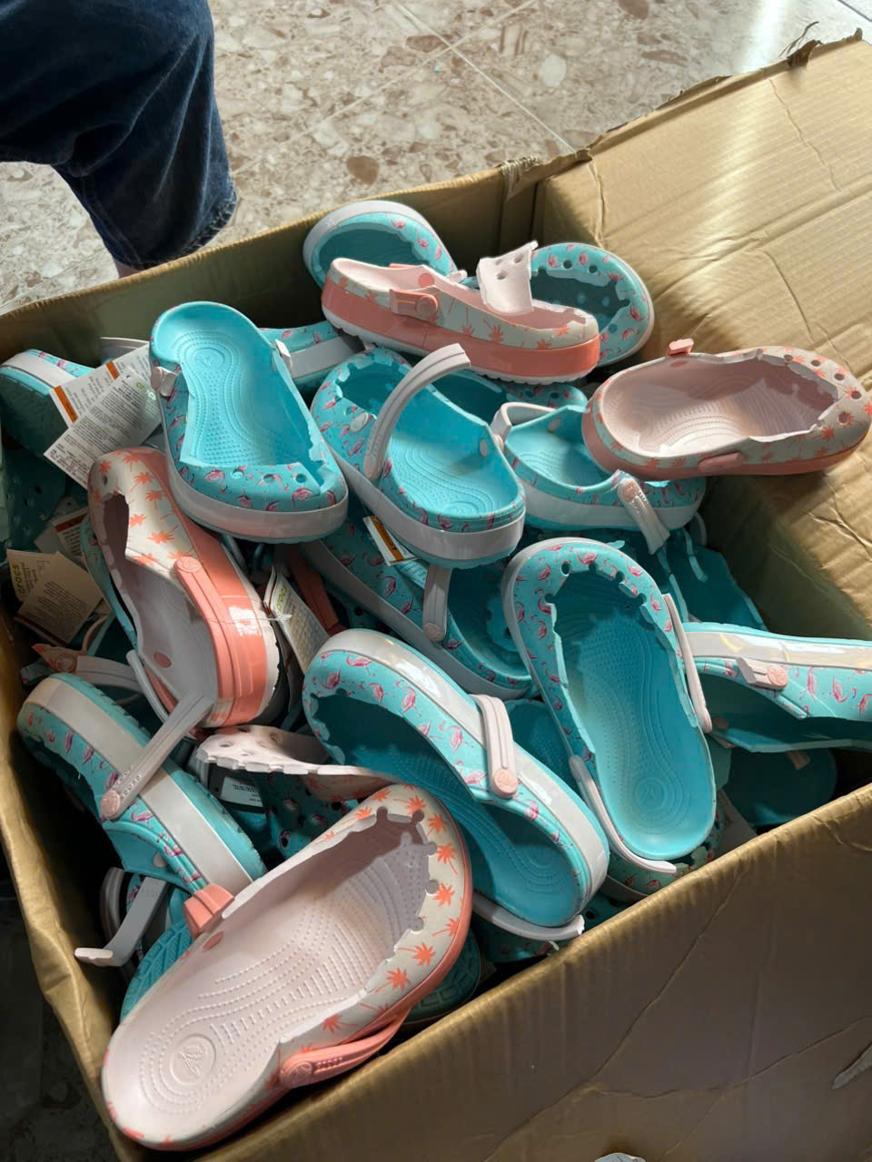 Xử lý hàng hóa xâm phạm quyền đối với nhãn hiệu Crocs